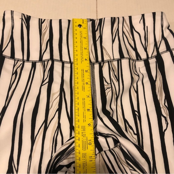 DSG Women's Size Medium Momentum High Rise Capris Legging Black And White - Picture 5 of 13